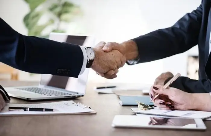 Ontslag en vaststellingsovereenkomst bespreken