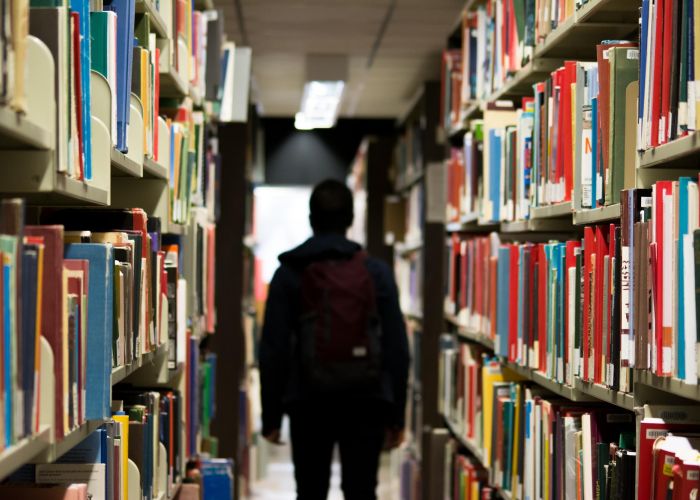 Education employee reviewing terms and the applicable CAO